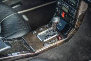 Bild 32/38 von Mercedes-Benz SL 500 (2000)
