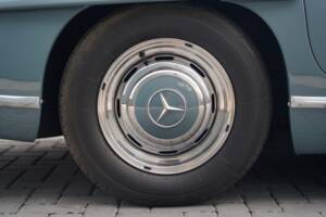 Image 39/43 of Mercedes-Benz 300 SL Roadster (1960)