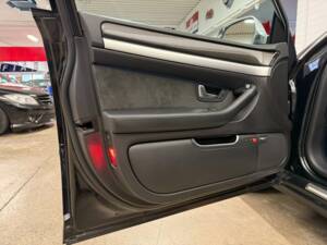 Bild 5/18 von Audi S8 V10 (2008)