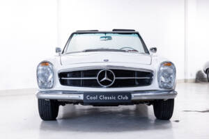Image 2/29 de Mercedes-Benz 230 SL (1964)