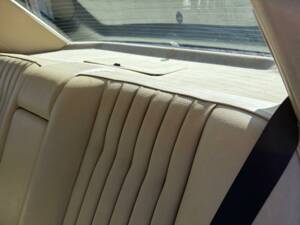 Image 22/50 of Mercedes-Benz E 200 (1993)