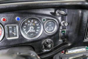 Bild 27/50 von MG MGB GT (1975)