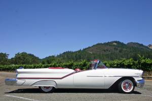 Image 2/22 of Oldsmobile 98 Starfire (1957)