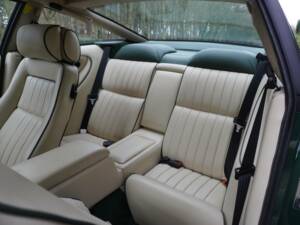 Image 14/19 of Aston Martin V8 Coupé (1996)