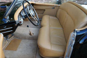 Image 3/50 of Nash-Healey Roadster (1953)