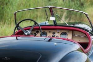 Immagine 6/21 di Jaguar XK 120 OTS (1951)