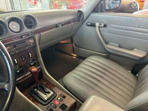Bild 12/21 von Mercedes-Benz 380 SL (1984)