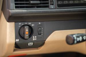 Afbeelding 29/63 van Mercedes-Benz 230 CE (1988)