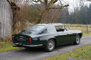 Image 3/22 de Aston Martin DB 6 Mk II (1970)