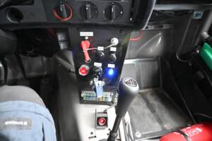 Image 38/64 of BMW 320&#x2F;4 (1977)