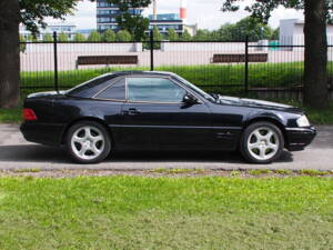 Image 3/19 of Mercedes-Benz SL 500 (2000)