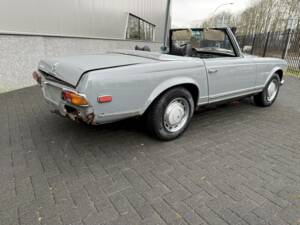Image 10/36 of Mercedes-Benz 280 SL (1970)