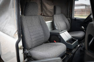 Bild 68/98 von Land Rover Defender 110 Td5 (1999)