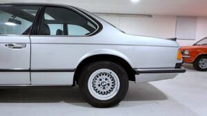 Bild 15/37 von BMW 635 CSi (1985)