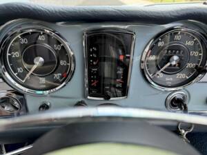 Bild 22/36 von Mercedes-Benz 280 SL (1969)