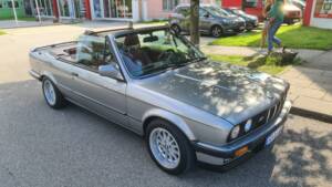 Image 6/18 of BMW 325i (1987)