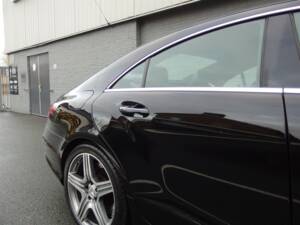 Image 17/97 of Mercedes-Benz CLS 63 AMG S 4MATIC (2013)