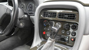 Bild 5/10 von Aston Martin DB 7 Vantage (2001)