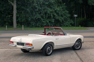 Image 16/60 of Mercedes-Benz 230 SL (1967)