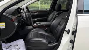 Bild 10/29 von Mercedes-Benz S 63 AMG (2007)