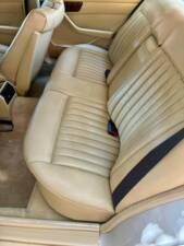 Afbeelding 40/73 van Mercedes-Benz 380 SE (1984)