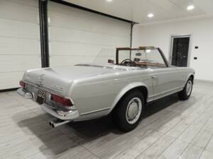 Image 4/15 de Mercedes-Benz 230 SL (1966)