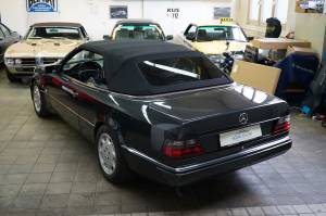 Bild 10/34 von Mercedes-Benz E 500 (1995)