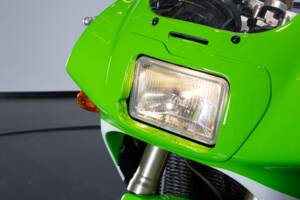 Image 16/50 of Kawasaki ZX-R 400 (1990)