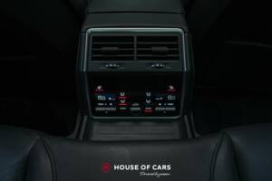 Image 20/24 of Porsche Panamera Turbo (2018)