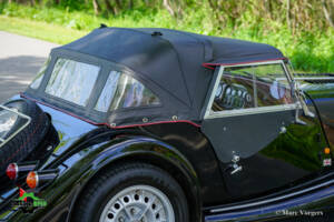 Image 46/54 of Morgan Plus 8 (1992)