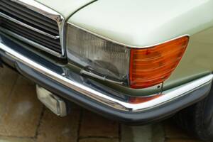 Image 13/50 of Mercedes-Benz 500 SLC (1984)