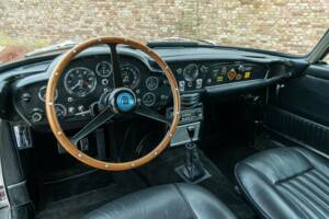 Image 36/50 de Aston Martin DB 5 Vantage (1965)