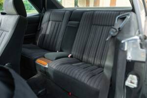Image 27/48 of Mercedes-Benz 200 CE (1990)