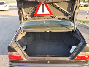 Image 27/36 of Mercedes-Benz 230 CE (1989)