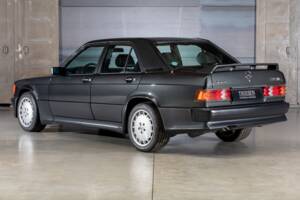Image 7/23 de Mercedes-Benz 190 E 2.5-16 (1989)