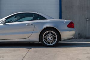 Image 8/86 de Mercedes-Benz SL 500 (2002)