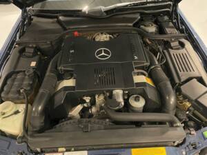 Image 29/36 of Mercedes-Benz 500 SL (1992)