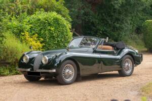 Image 44/46 of Jaguar XK 120 DHC (1954)