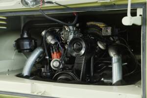 Image 32/47 of Volkswagen T1 minibus (1961)