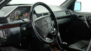 Bild 5/40 von Mercedes-Benz E 500 (1993)