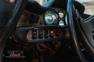 Image 23/34 de Volvo 1800 ES (1973)