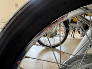 Image 32/35 of Yamaha DUMMY (1975)