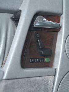 Image 37/56 de Mercedes-Benz 500 SL (1993)