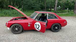 Image 26/50 of MG MGB GT (1972)