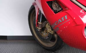 Bild 70/93 von Ducati 916 Strada (1994)