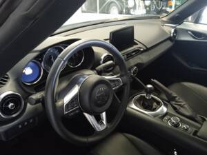 Image 13/18 of Mitsuoka Himiko (2020)