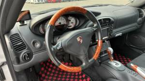 Bild 17/46 von Porsche 911 Turbo (2004)