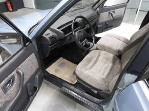 Bild 11/24 von Peugeot 305 (1986)