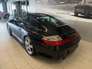 Bild 11/18 von Porsche 911 Carrera 4S (2003)