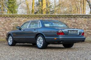 Image 2/50 of Jaguar XJ 6 4.0 Sovereign (1995)